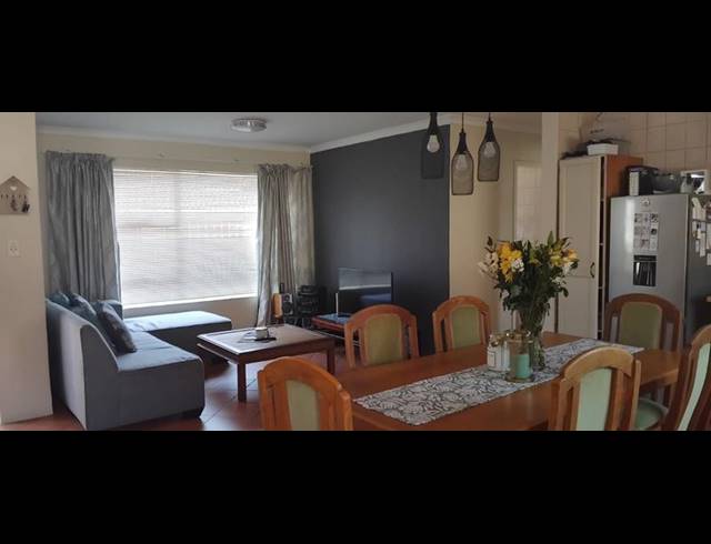 4 BEDROOM HOUSE FOR SALE IN STRUBENSVALLEI